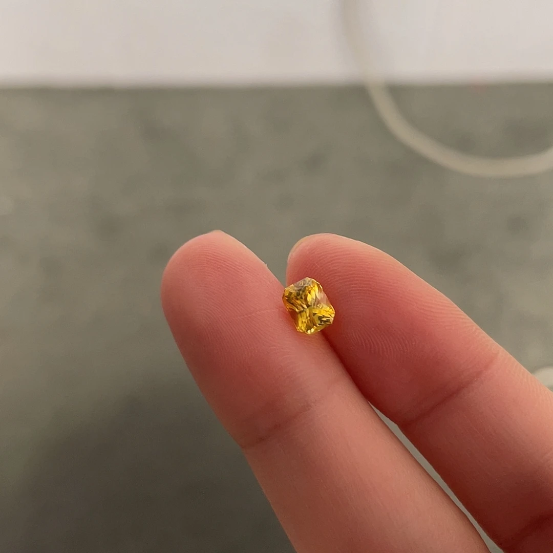 彩色蓝宝石裸石1.2ct金丝雀黄蓝宝grc vb