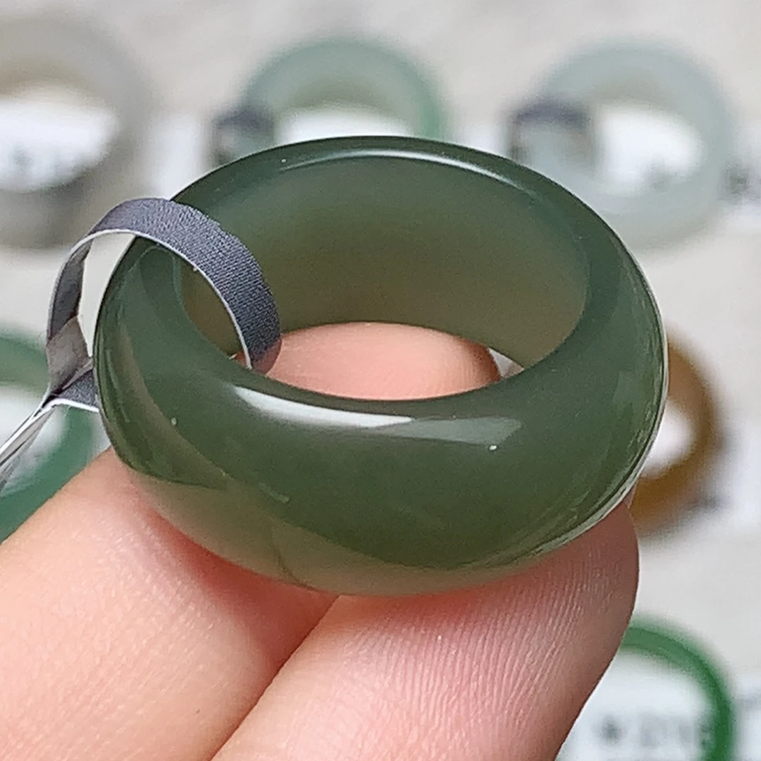 未镶嵌戒指和田玉