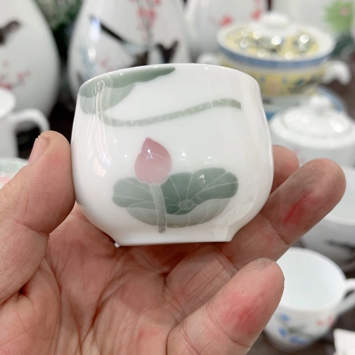 壶j****明釉下五彩的瓷器和瓷器