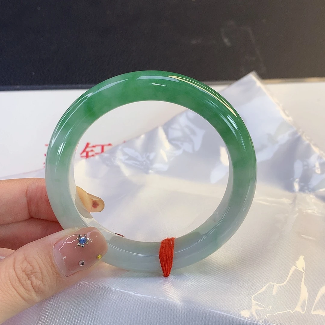 翡翠手镯未镶嵌天然翡翠A货402