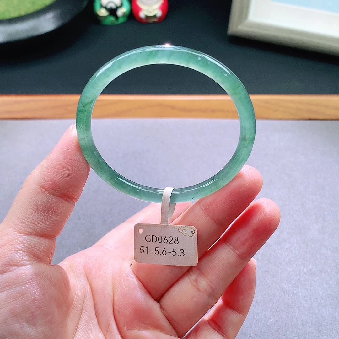 翡翠手镯未镶嵌天然翡翠手镯