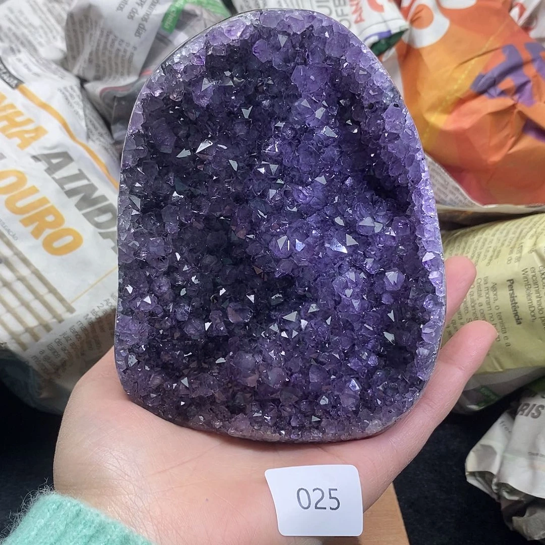 紫晶未镶嵌大型摆件（非配饰）