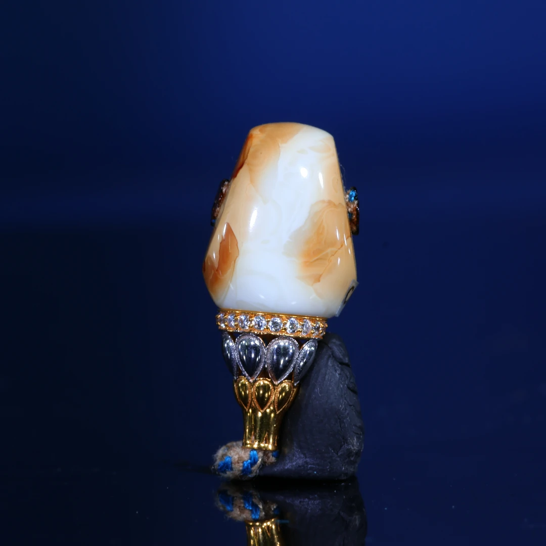 10m三通保真一物一图沁色瓷白蜡满蜡金塔三通分体蜜蜡配饰-C62