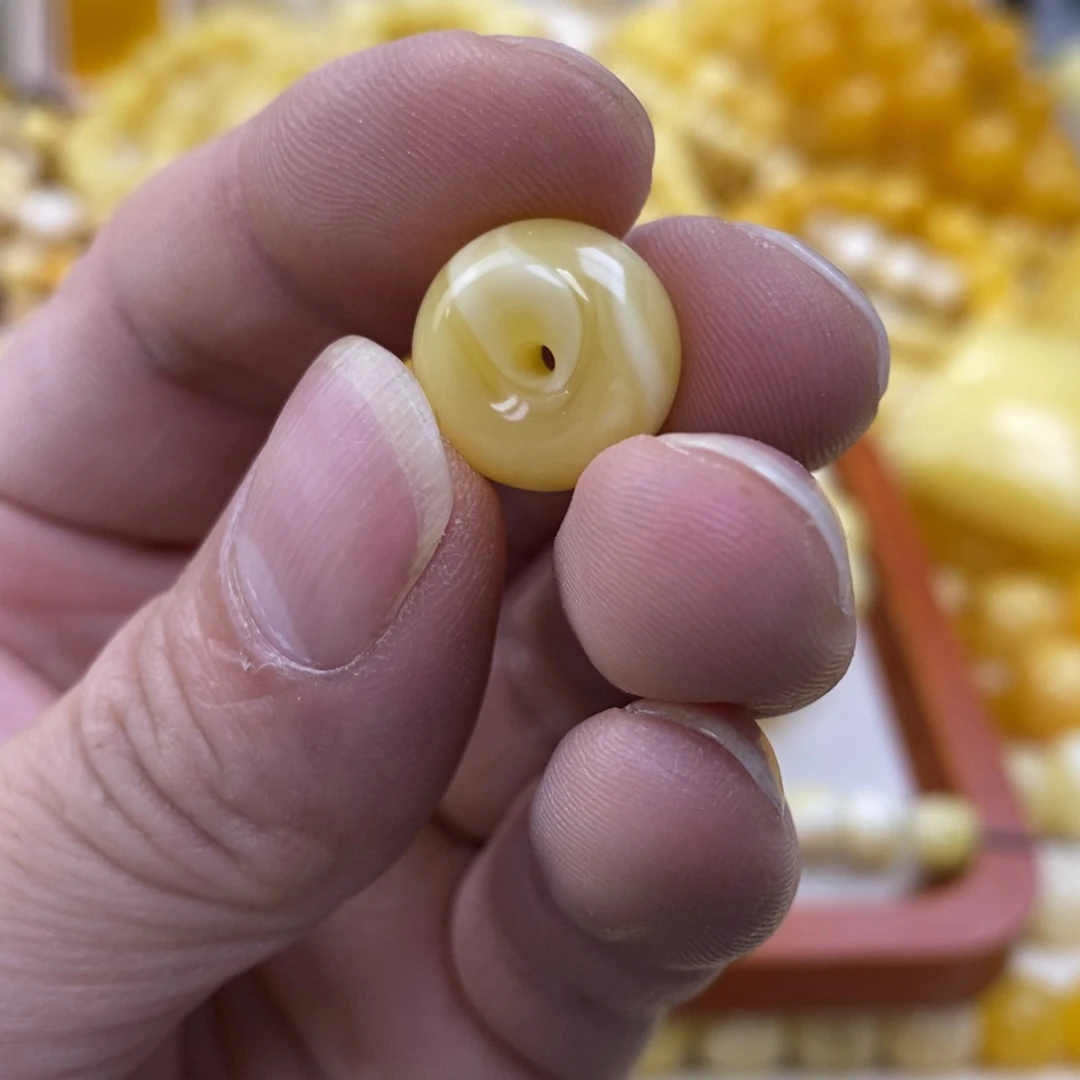 琥珀未镶嵌珠宝奇石1.5克14.5*10.5