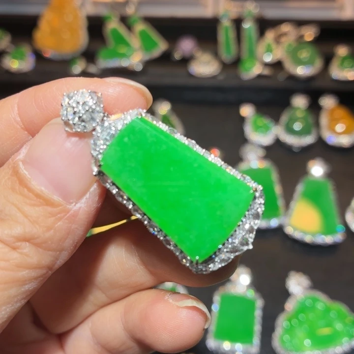 翡翠18K金镶嵌吊坠(不含链)翡翠