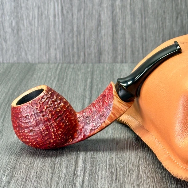 Benni丹麦老大师本尼烟斗龙年生肖斗第24支限量斗喷砂宽背河豚斗