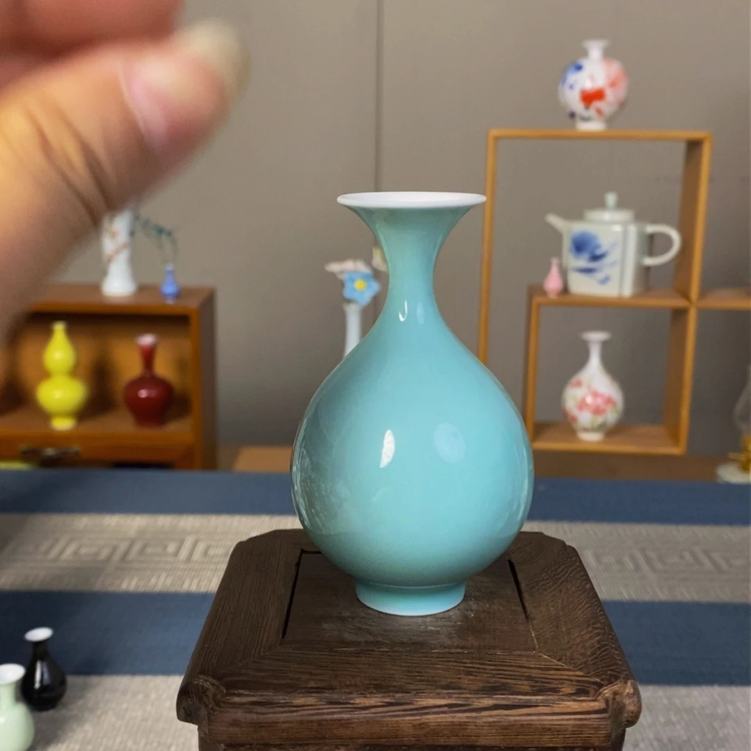 摆件景德镇瓷器精品陈列