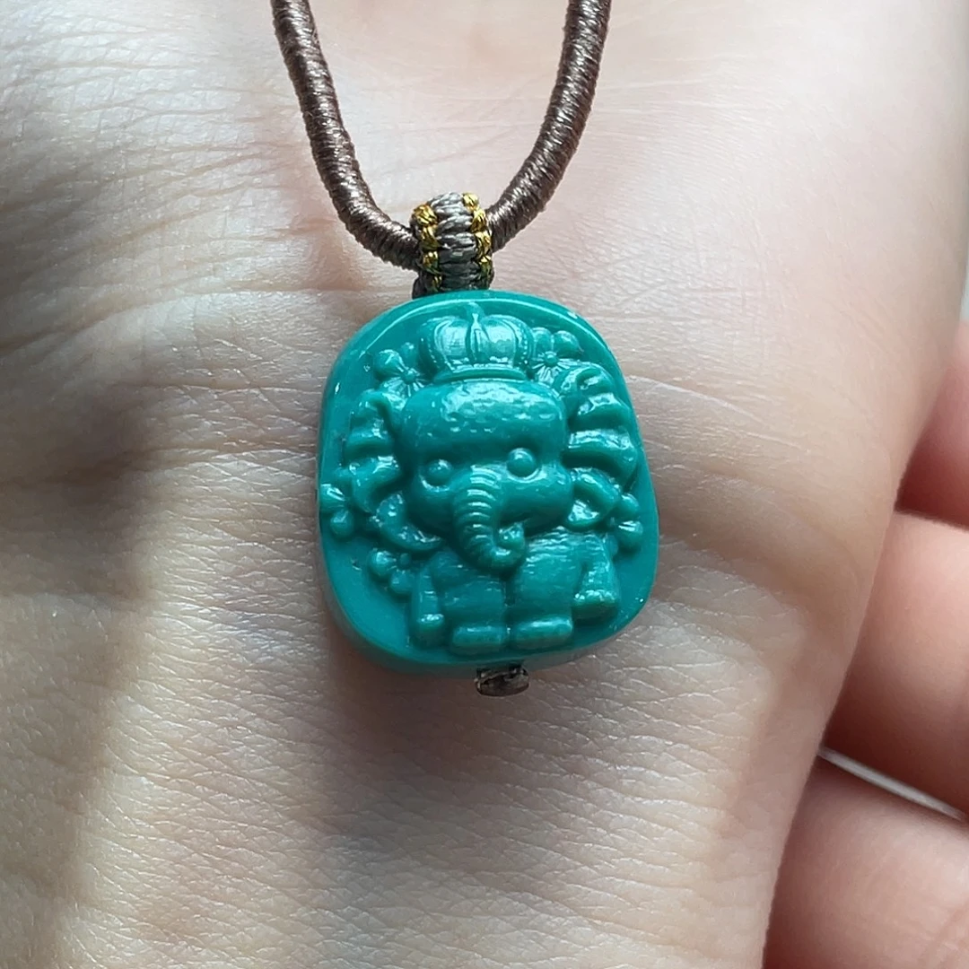 绿松石未镶嵌颈饰