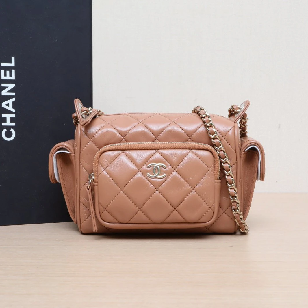 未使用 Chanel/香奈儿 小花柳奶茶色 芯片24K 保龄球 相机包 小号