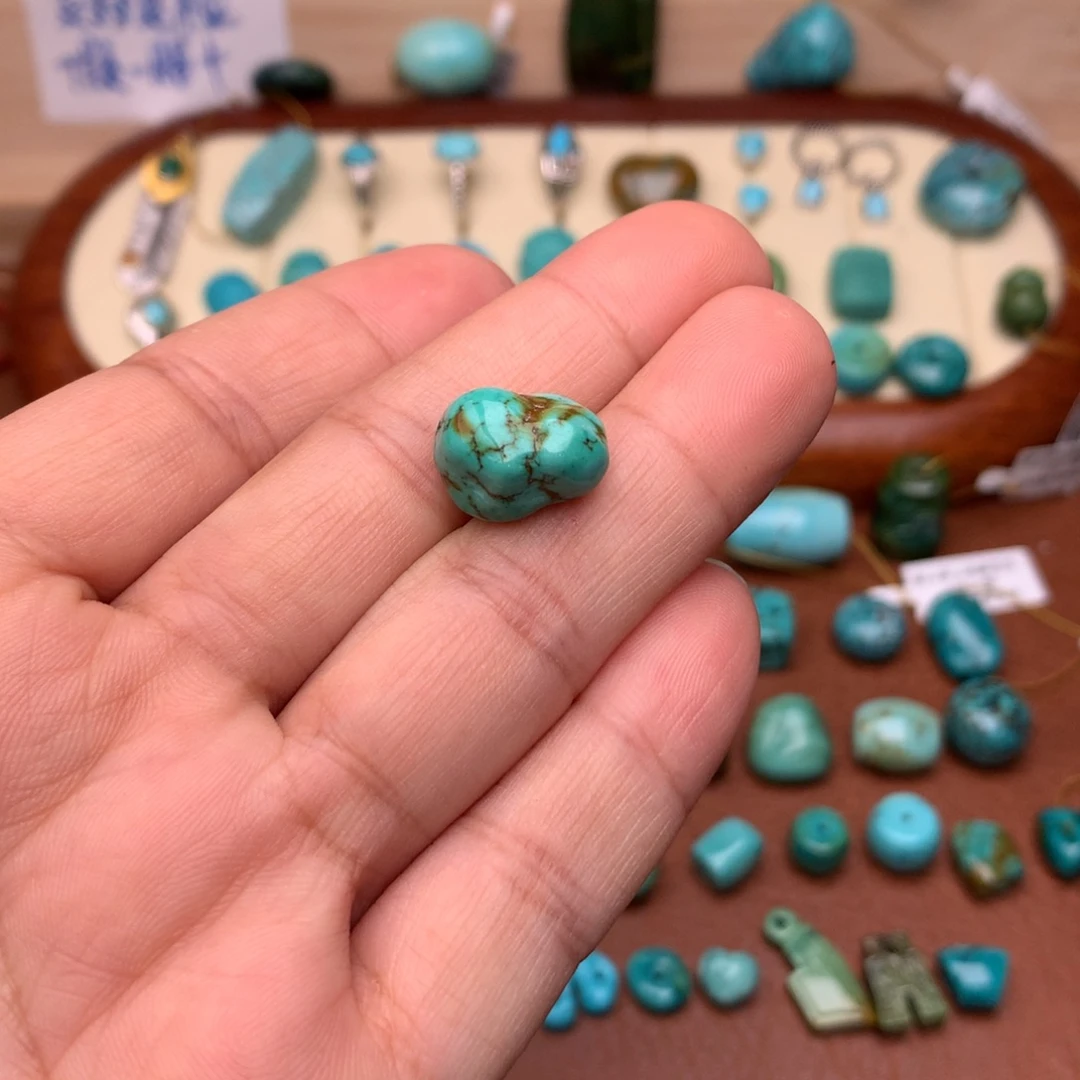 未镶嵌绿松石珠宝奇石