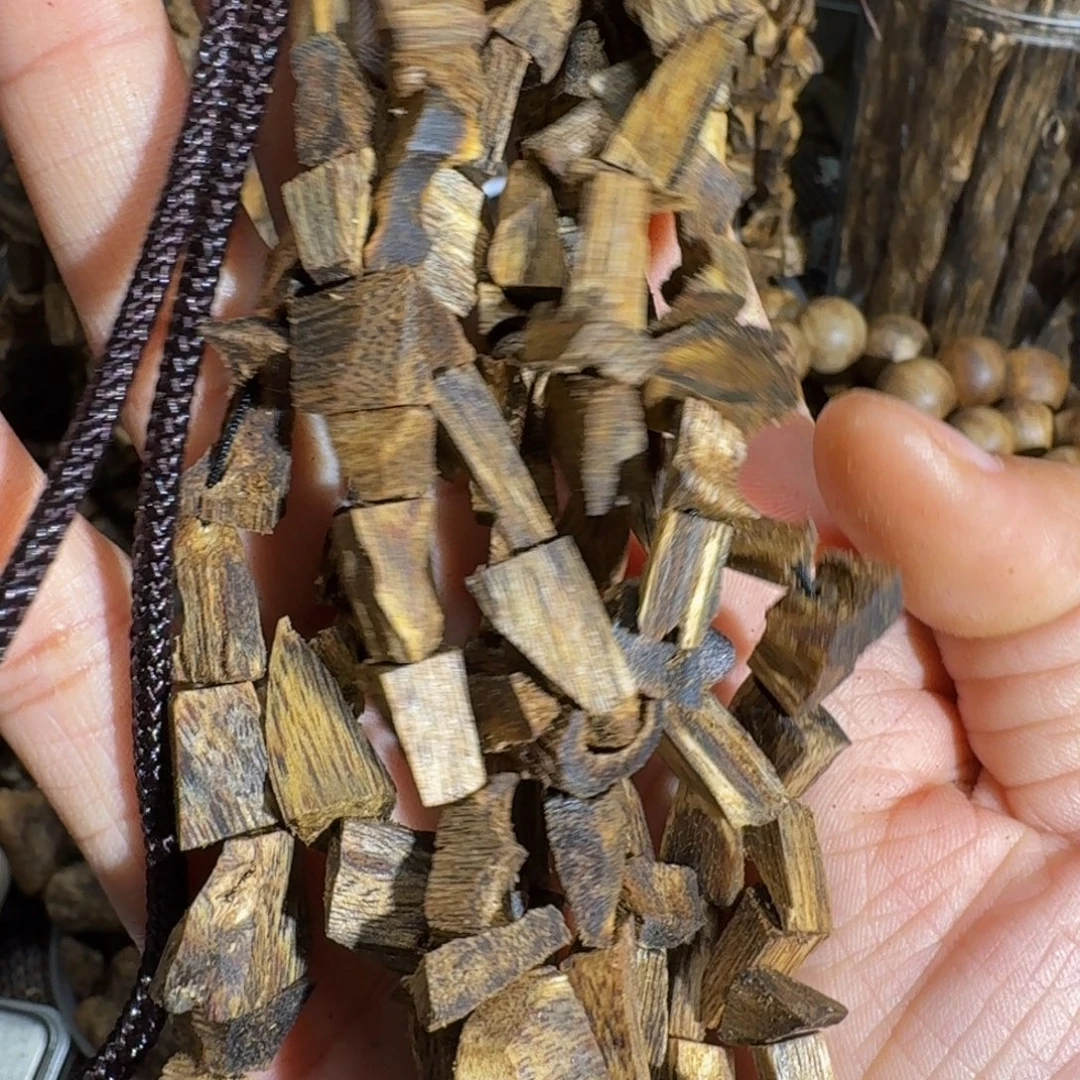 彩***8沉香沉香枕海南乌身老料30克