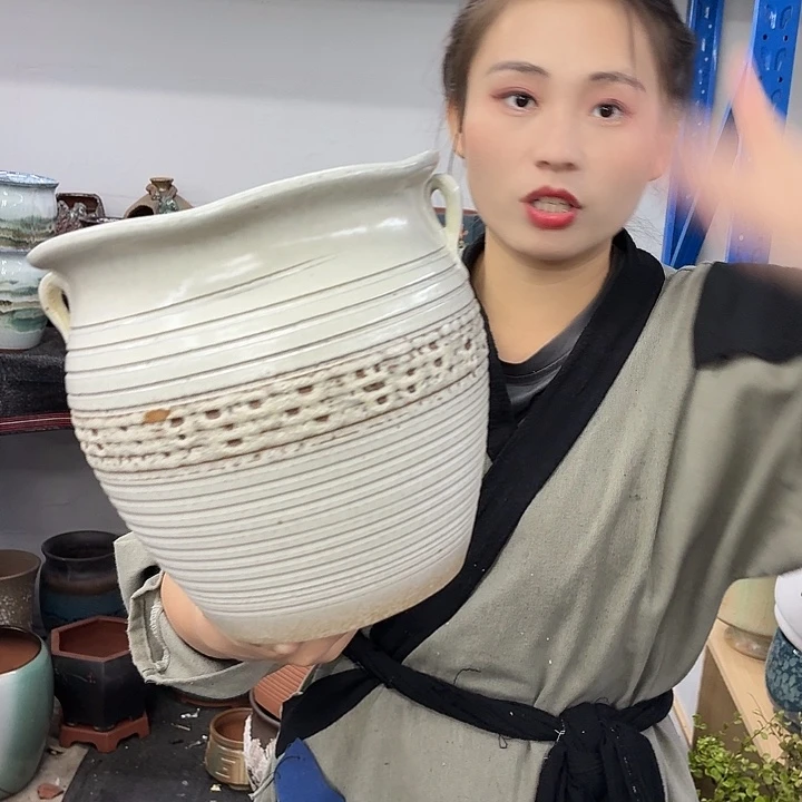 19/20 -粗陶花盆有孔