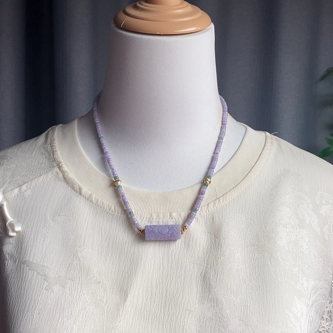 翡翠未镶嵌吊坠(赠链)