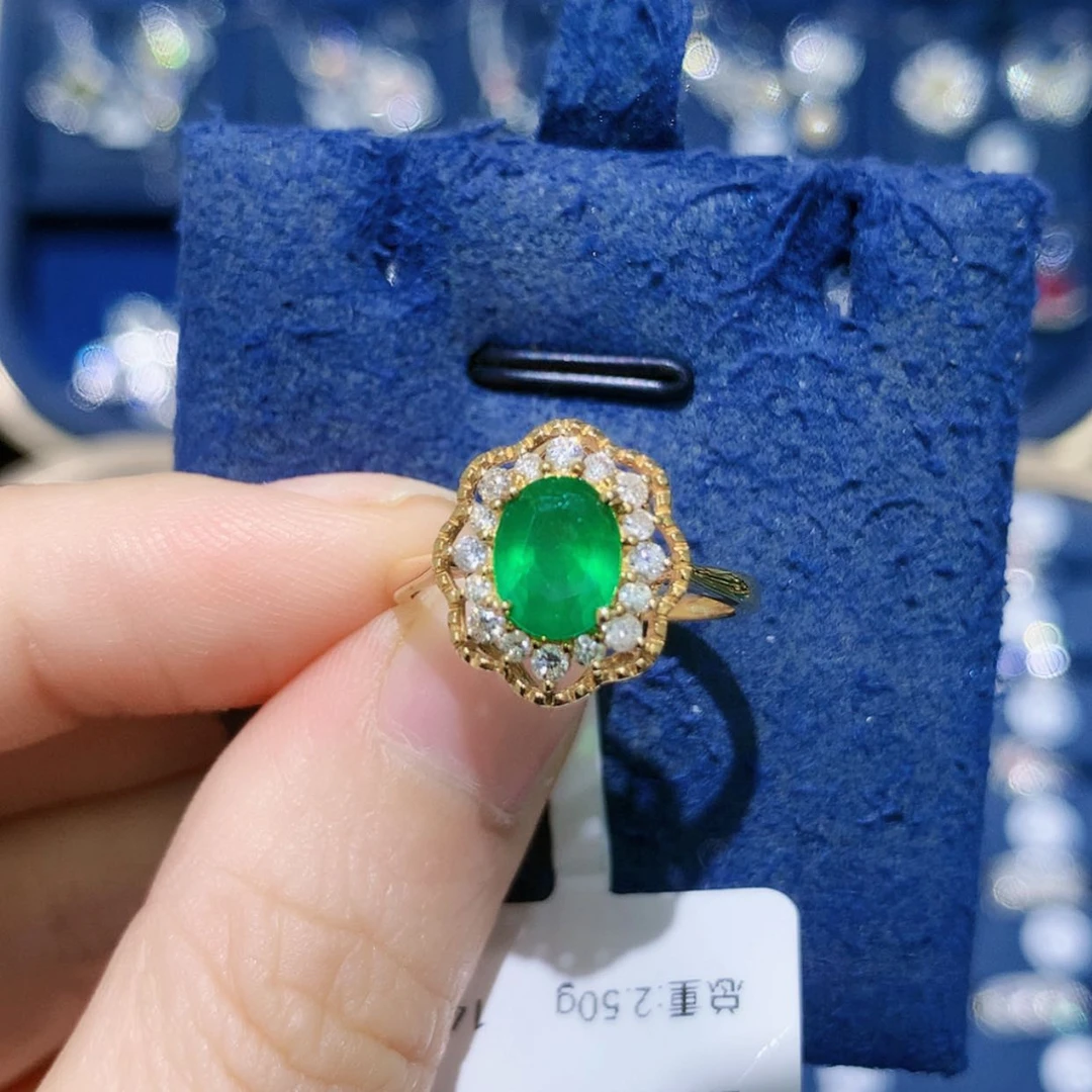 【闪购商品】18K金镶嵌戒指祖母绿镂空花型戒指