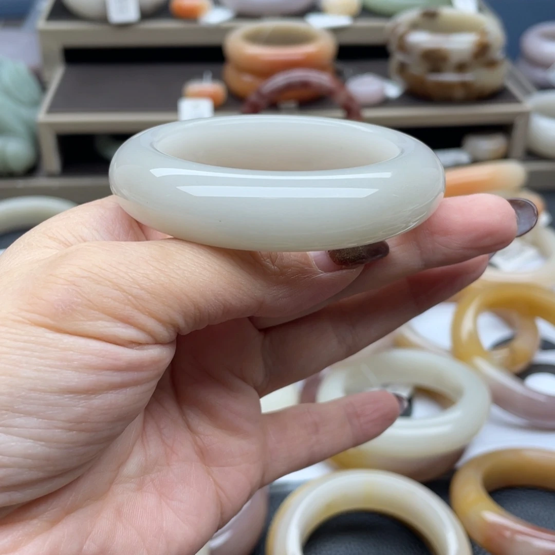 石英质玉未镶嵌手镯