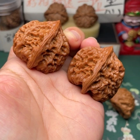 【闪购商品】文玩核桃把件哈*麻40全品野牛