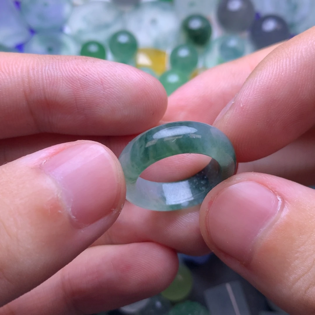 定制翡翠未镶嵌挂件