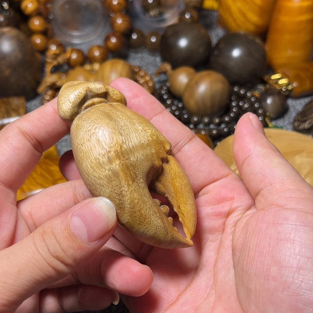 金丝楠有钱手把玩