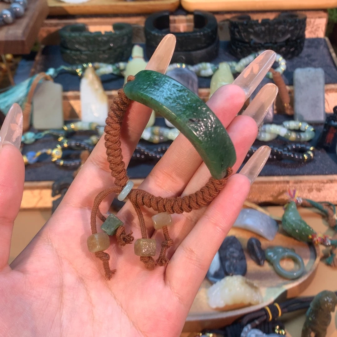 和田玉（糖玉）未镶嵌挂件