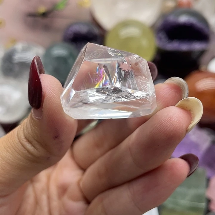 未镶嵌珠宝半成品水晶42爆彩白水晶随行