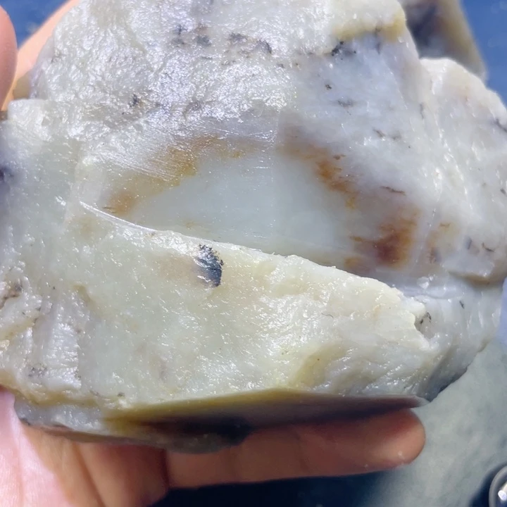 6***6和田玉未镶嵌珠宝半成品