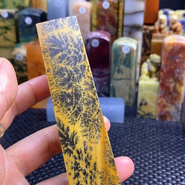 云南石紫**主青田石印章石