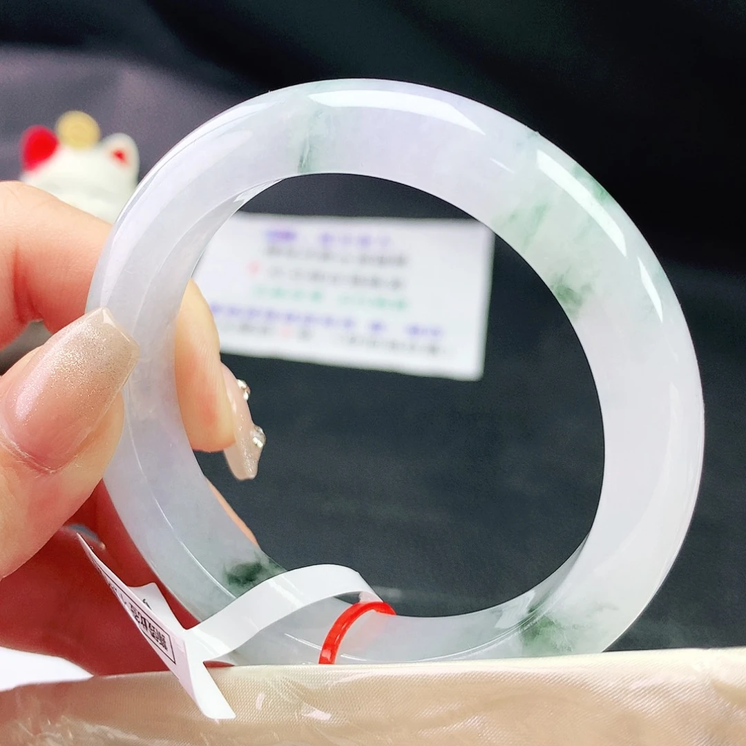 翡翠手镯未镶嵌55圈