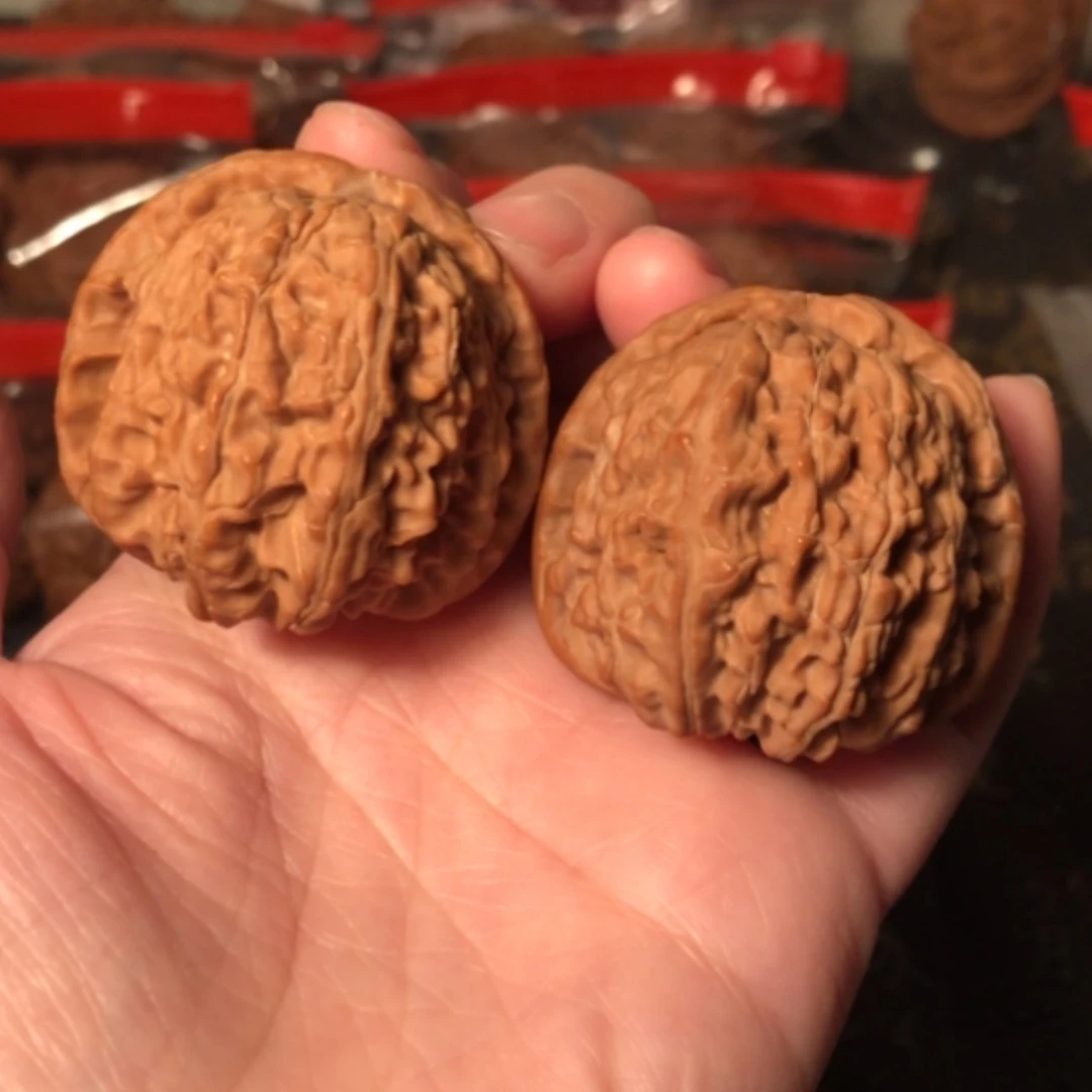 【闪购商品】文玩核桃把件白狮子42