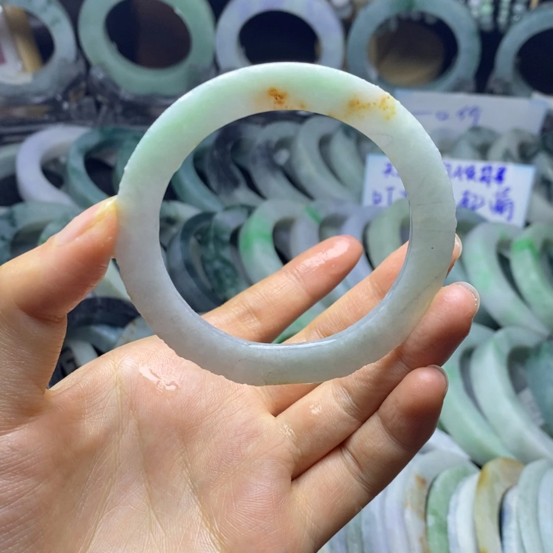 定制翡翠未镶嵌手镯