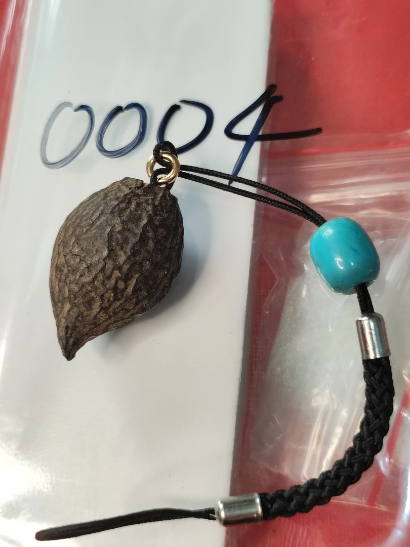 原生态桃枭手机挂件