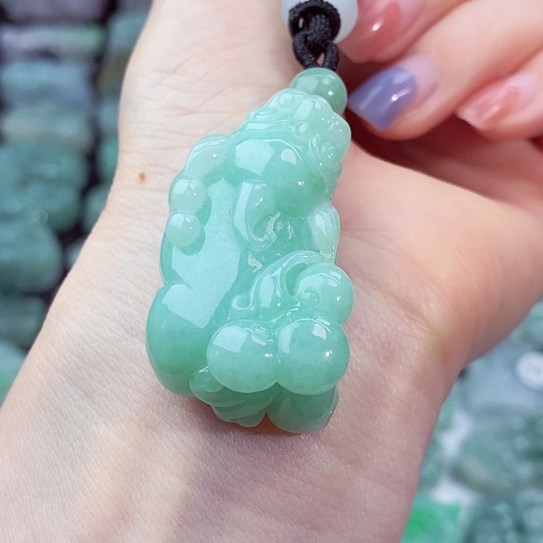 颈饰未镶嵌翡翠天然