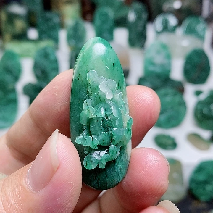 未镶嵌独山玉颈饰