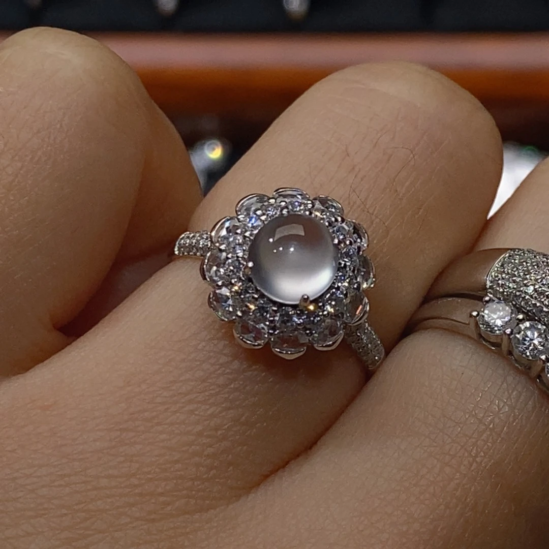 翡翠18K金镶嵌颈饰戒指