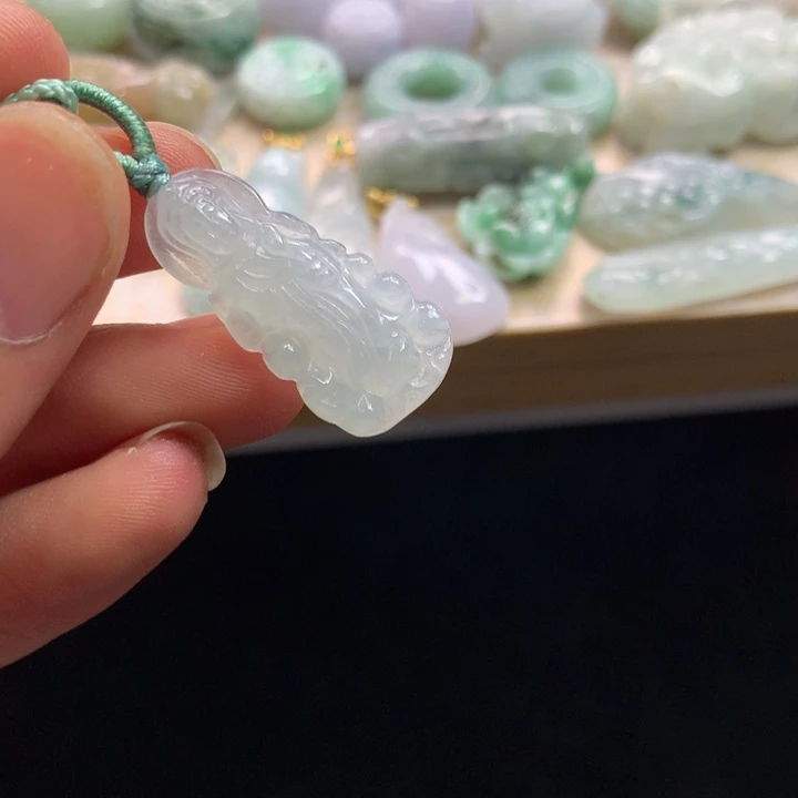 翡翠未镶嵌颈饰吊坠