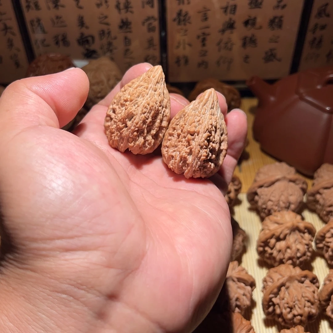 把件文玩核桃原树塔尖狮子头