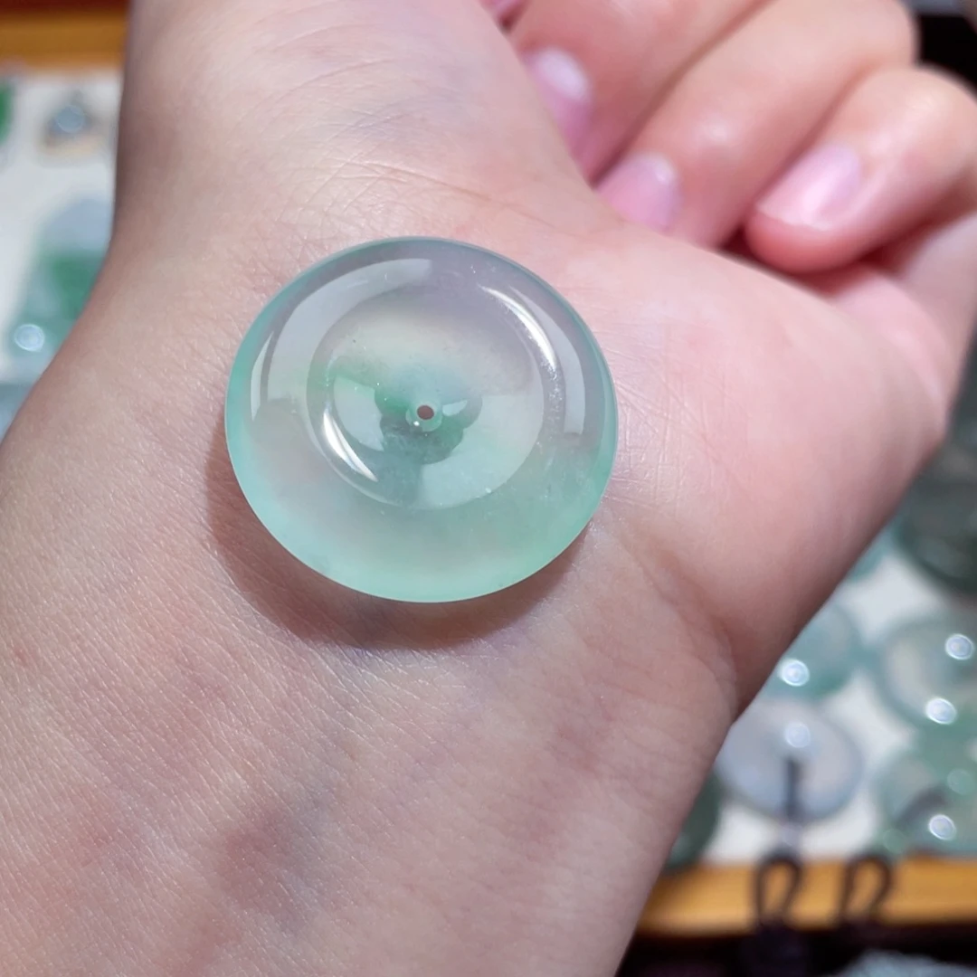 翡翠未镶嵌颈饰扣子