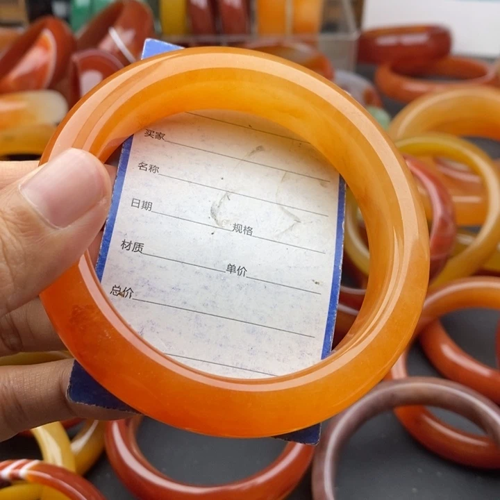 未镶嵌手镯石英质玉