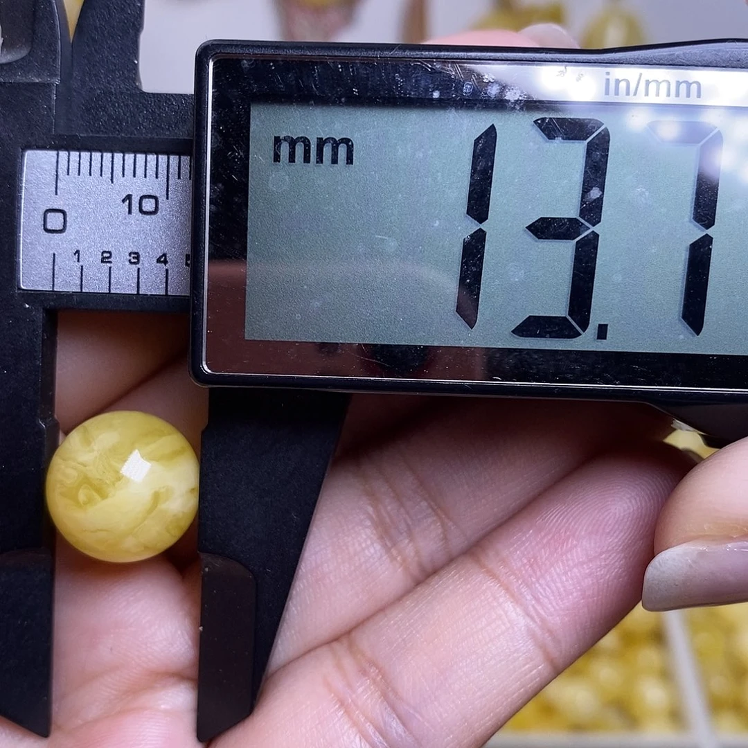 裸石琥珀未镶嵌大**?蜜蜡圆珠