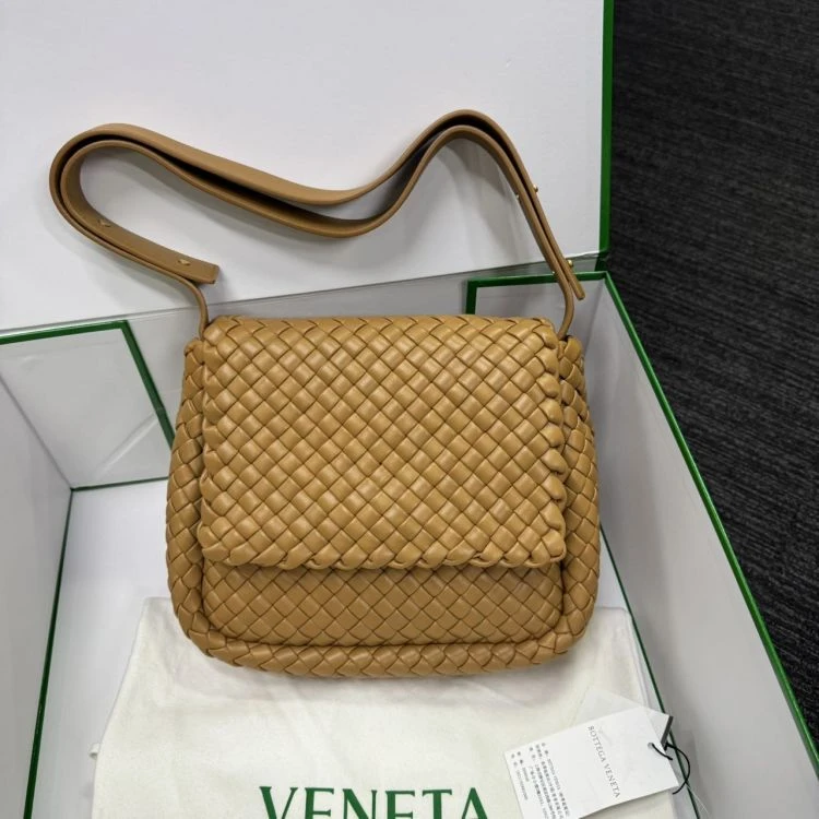 未使用 BOTTEGA VENETA/葆蝶家 C8853870821/[251108SWB]
