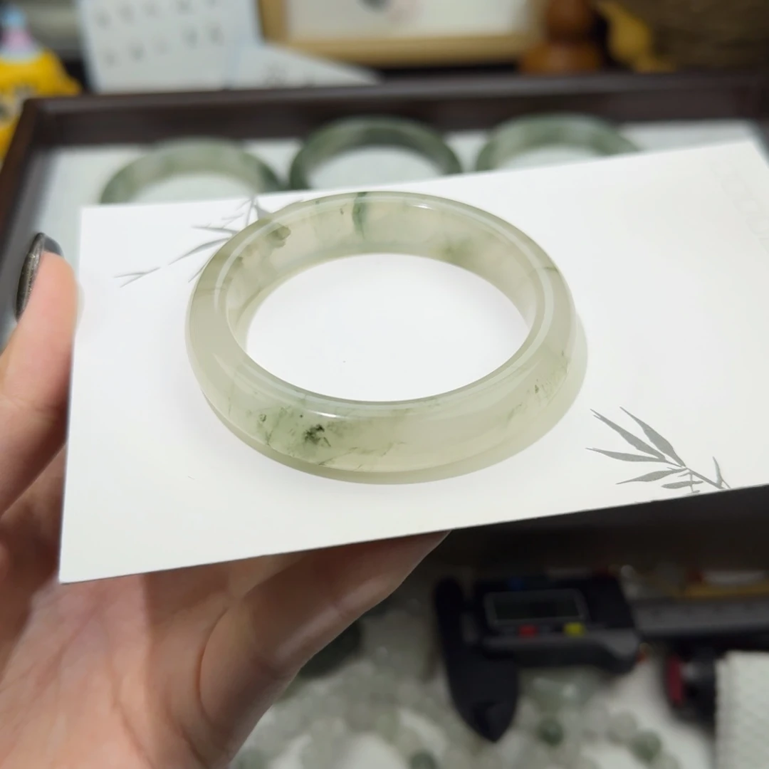 *****石英质玉（天山翠）未镶嵌手镯51.4圈口