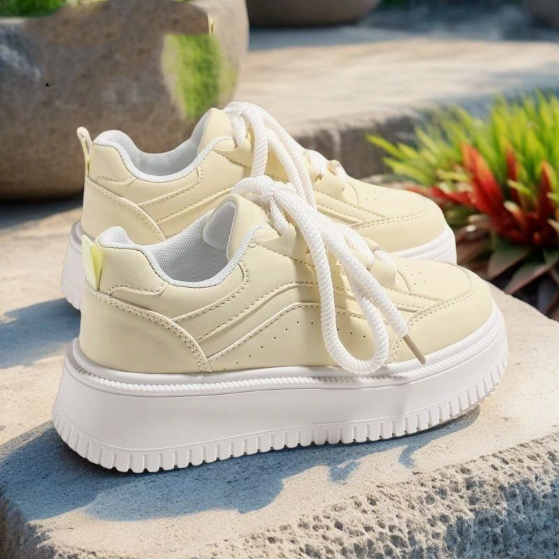 低帮小白鞋学生校园春季女鞋颜值板鞋小众厚底百搭女增高休闲鞋子