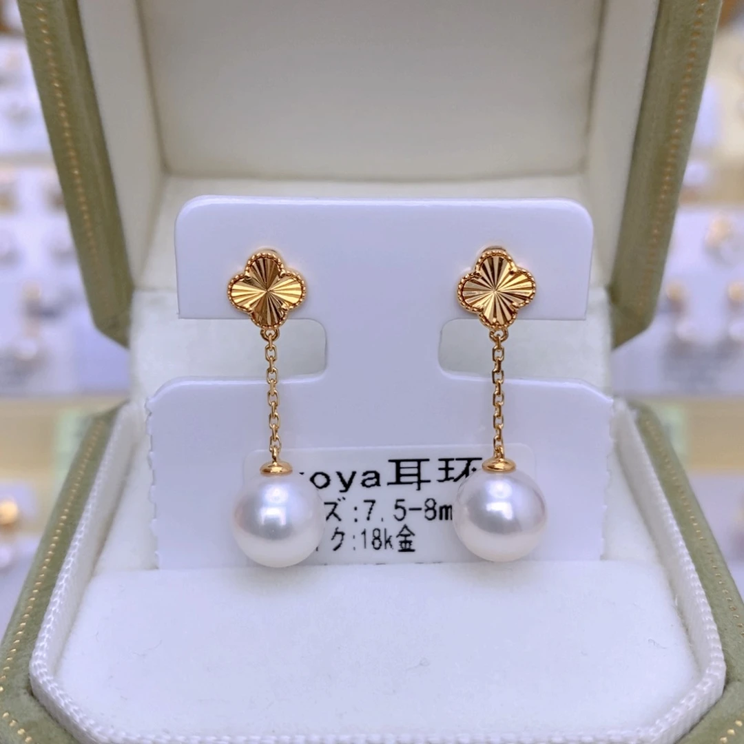 18K金镶嵌海水珍珠耳饰