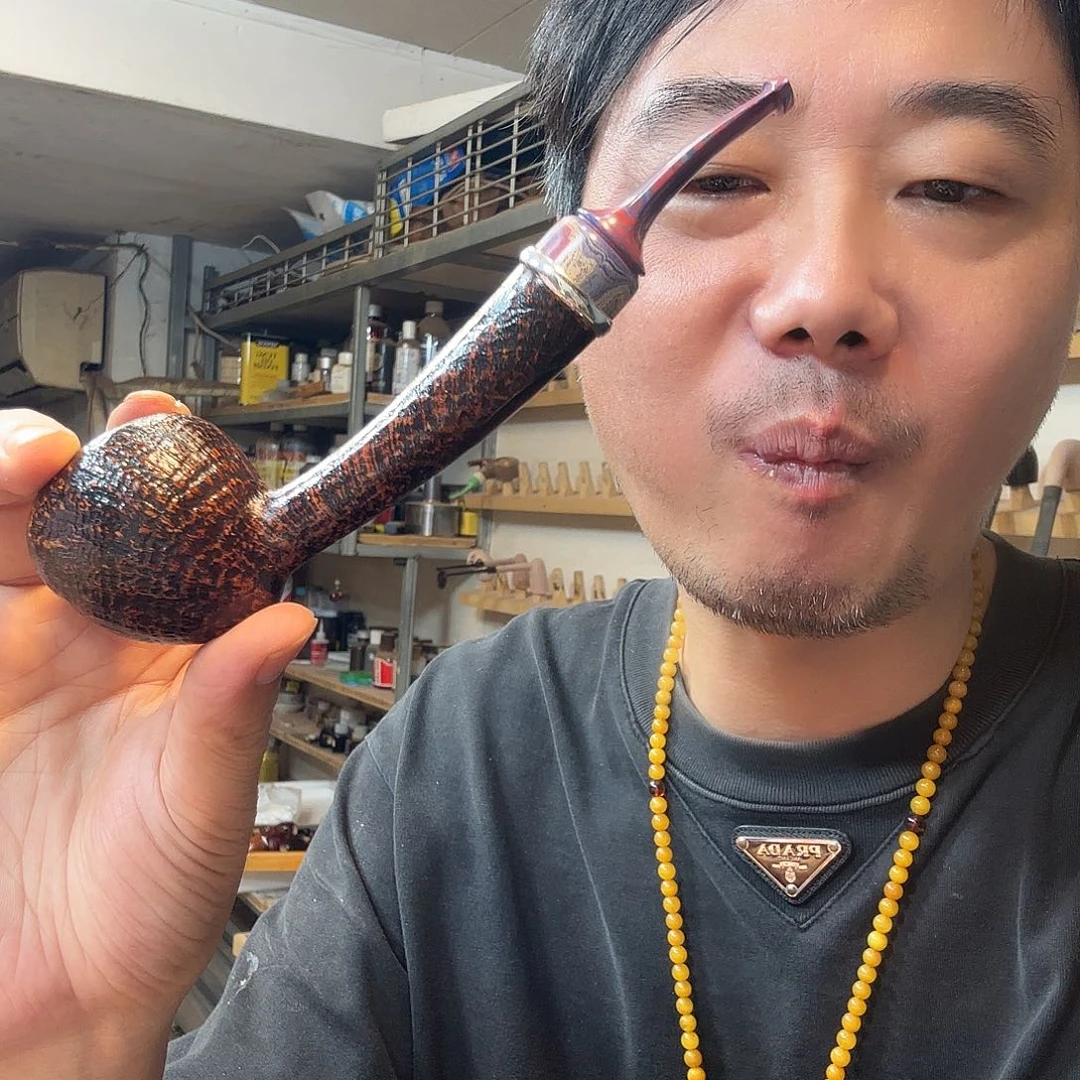 大*玖焦恩亮的父亲是一名普通