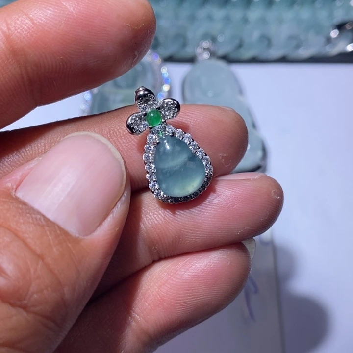 翡翠未镶嵌颈饰天然翡翠