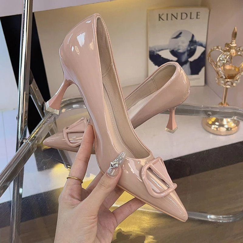 达芙妮集团鞋柜裸色高跟鞋设计感小众气质名媛2025年新款法式V家