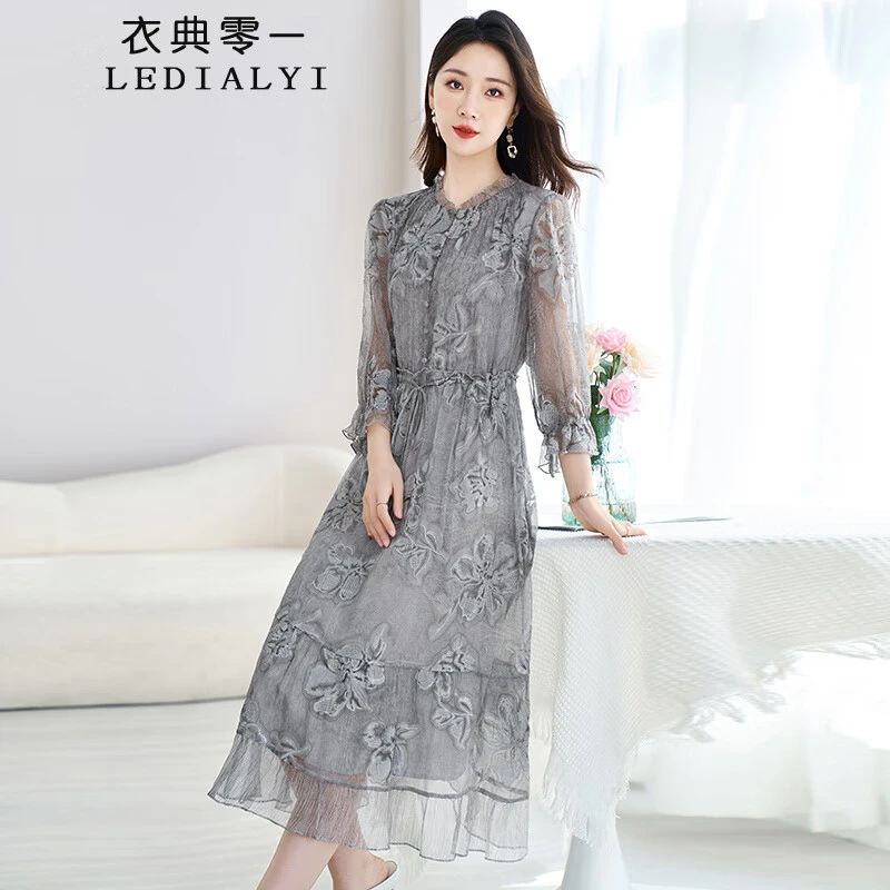 大牌真丝刺绣连衣裙女2025夏季新款时尚气质显瘦七分袖桑蚕丝裙子