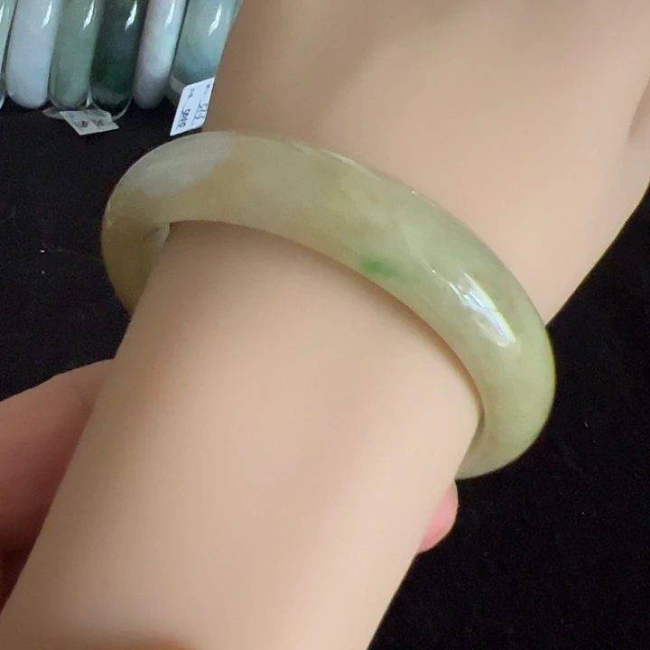 翡翠未镶嵌手镯编号55576圈口55.6