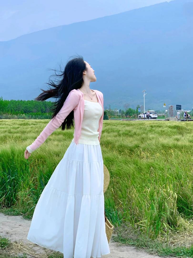 2025春夏新款韩系温柔风穿搭针织开衫背心上衣搭配半身裙三件套装