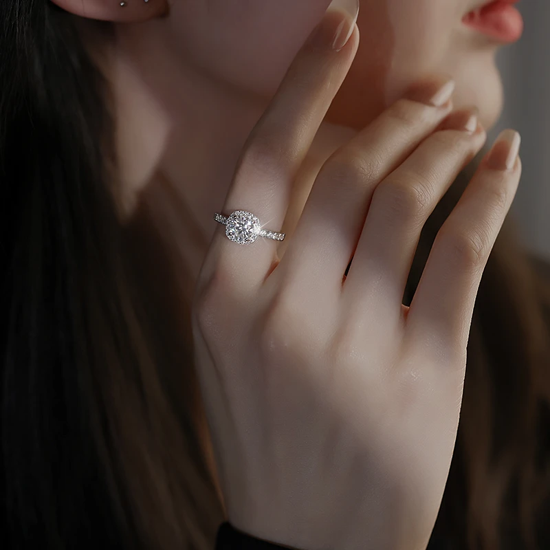 925银锆石戒指 925银一克拉莫桑钻戒指女款气质简约百搭镶钻指环