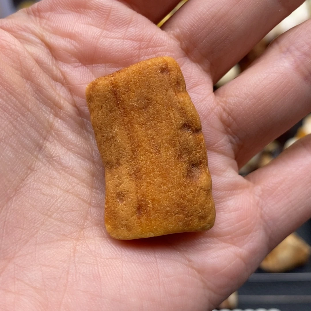 定制琥珀未镶嵌蜜蜡